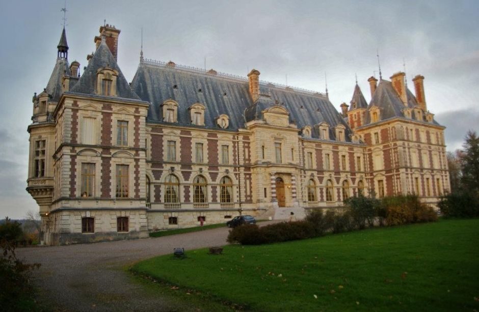 Zamki+Na+Sprzedaz Chateau De Villersexel (fot. Sephora fr, opublikowano na licencji ...