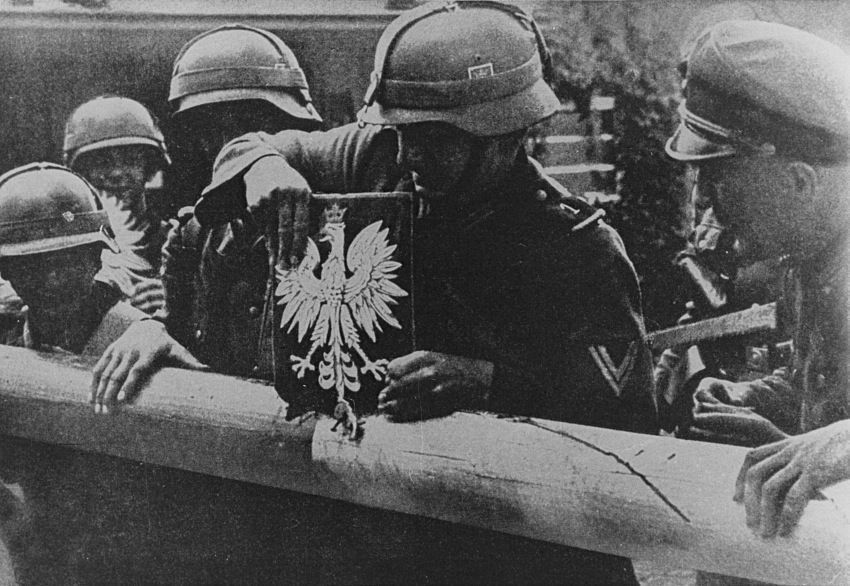 Wymień Trzy Skutki Drugiej Wojny światowej Zbrodniczy wymiar okupacji niemieckiej na ziemiach polskich 1939–1945